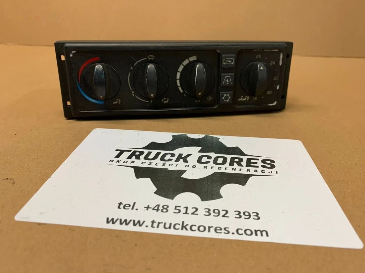 Scania Sterownik Klimatyzacji KT010 VOLVO P/N 21093503   Scania truck - Dashboard for Truck: picture 1 Scania Sterownik Klimatyzacji KT010 VOLVO P/N 21093503   Scania truck - Dashboard for Truck: picture 1