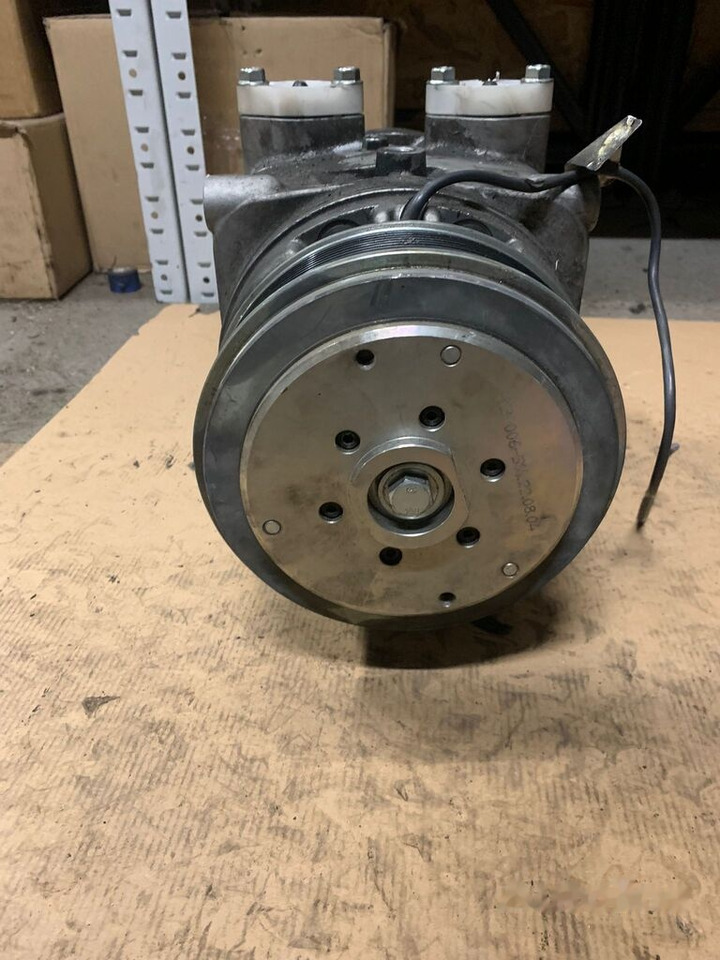Sprężarka kompresor klimatyzacji VALEO TM65 HFC-134a 126V082172 T42439 - A/C compressor for Truck: picture 2 Sprężarka kompresor klimatyzacji VALEO TM65 HFC-134a 126V082172 T42439 - A/C compressor for Truck: picture 2