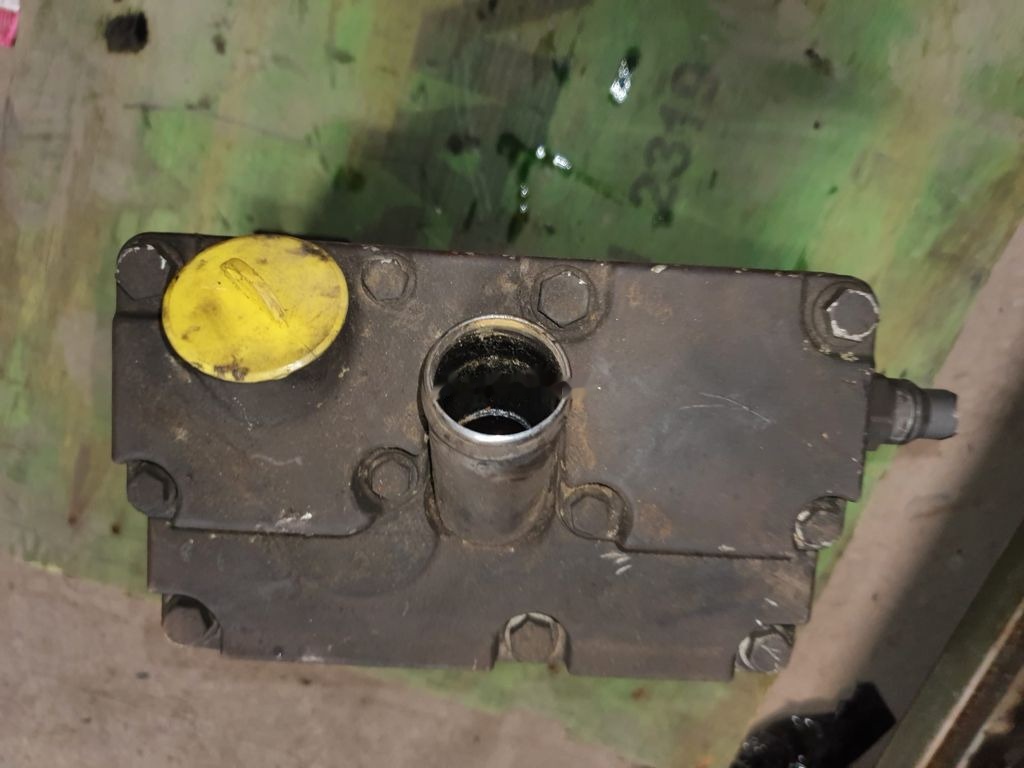 Voith LP490 A0021304215 Mercedes-Benz Actros MP4 - Air brake compressor for Truck: picture 5 Voith LP490 A0021304215 Mercedes-Benz Actros MP4 - Air brake compressor for Truck: picture 5