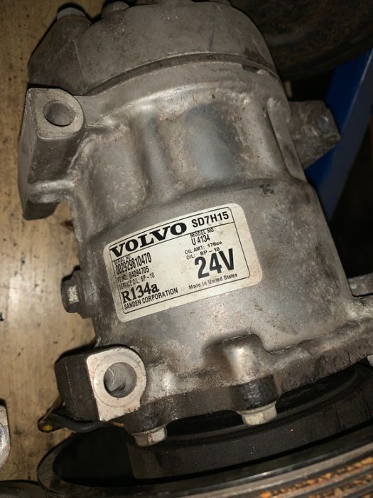 Volvo 24V U4134 Hurt Regeneracja SD7H15 - A/C compressor for Truck: picture 2 Volvo 24V U4134 Hurt Regeneracja SD7H15 - A/C compressor for Truck: picture 2