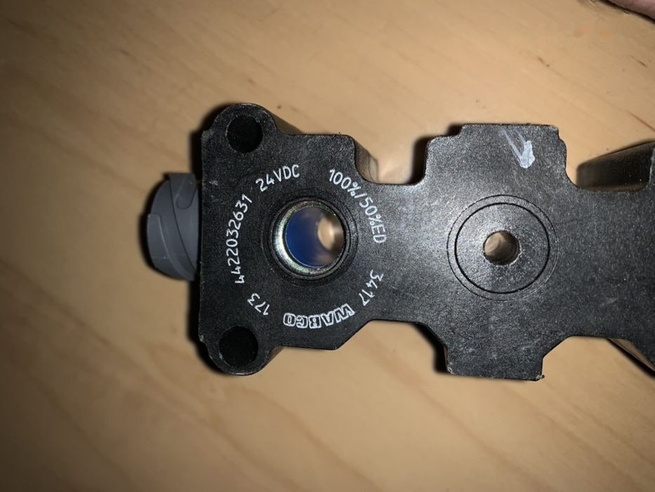 WABCO Cewka zawór osuszacza Volvo ECAS różne rodzaje Hurt części 4422032631 - Brake valve for Truck: picture 4 WABCO Cewka zawór osuszacza Volvo ECAS różne rodzaje Hurt części 4422032631 - Brake valve for Truck: picture 4