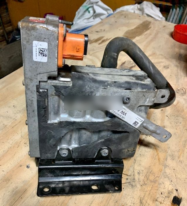 Wymiennik Ciepła Oryginał 12E.963.231B  for Volkswagen GOLF VII, E-Golf automobile - Oil cooler for Car: picture 2 Wymiennik Ciepła Oryginał 12E.963.231B  for Volkswagen GOLF VII, E-Golf automobile - Oil cooler for Car: picture 2