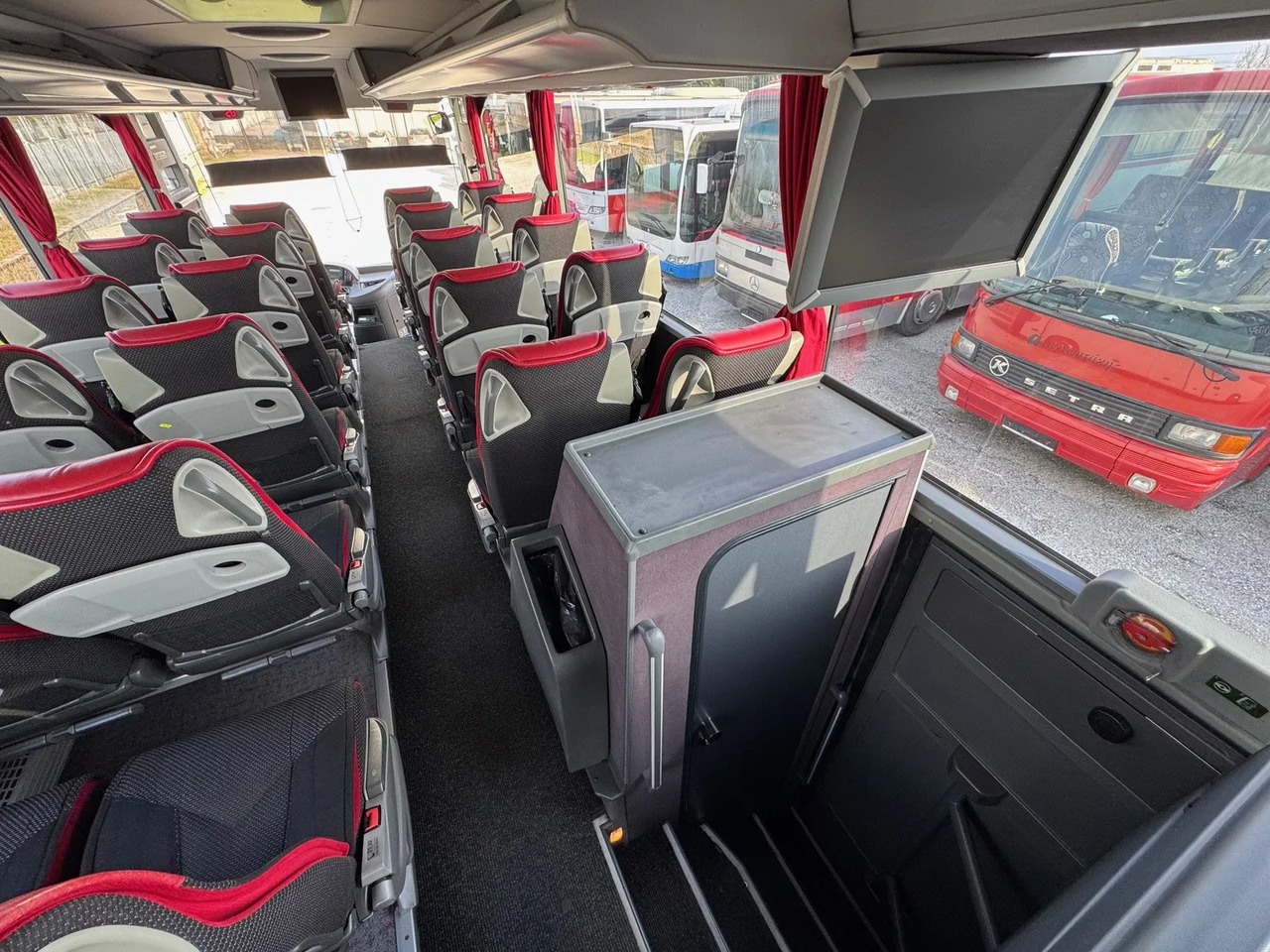 Coach Mercedes-Benz Tourismo: picture 9