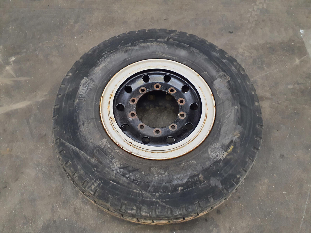 Bridgestone Wheel 385/95R25 10 4.7 3p - Wheel and tire package for Crane: picture 1 Bridgestone Wheel 385/95R25 10 4.7 3p - Wheel and tire package for Crane: picture 1