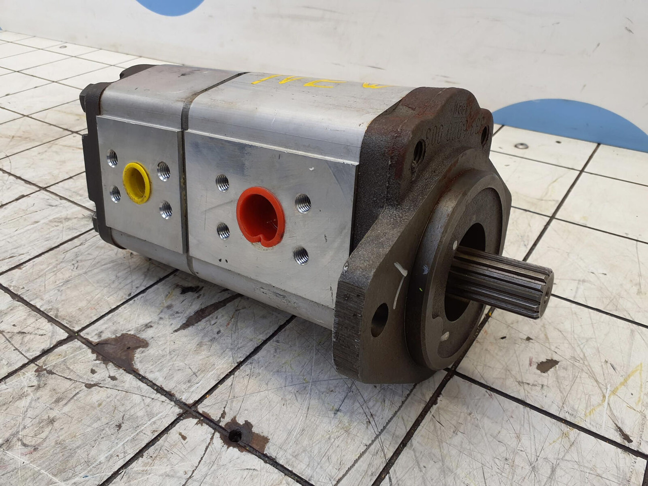 CT2 Dual gear pump - Hydraulic pump for Crane: picture 3 CT2 Dual gear pump - Hydraulic pump for Crane: picture 3