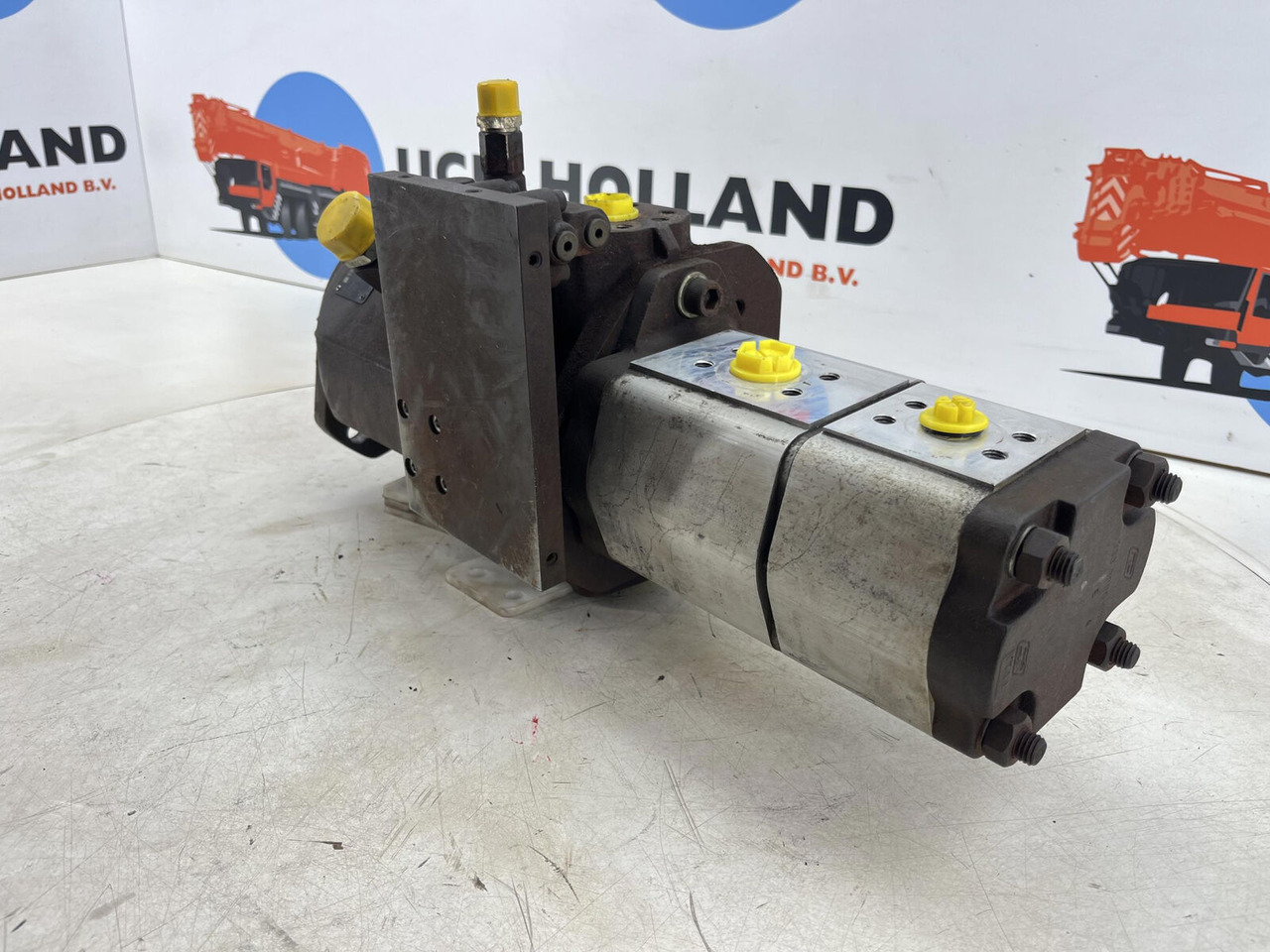 Compact truck CT.2 Axial piston pump - Hydraulic pump for Mobile crane: picture 3 Compact truck CT.2 Axial piston pump - Hydraulic pump for Mobile crane: picture 3