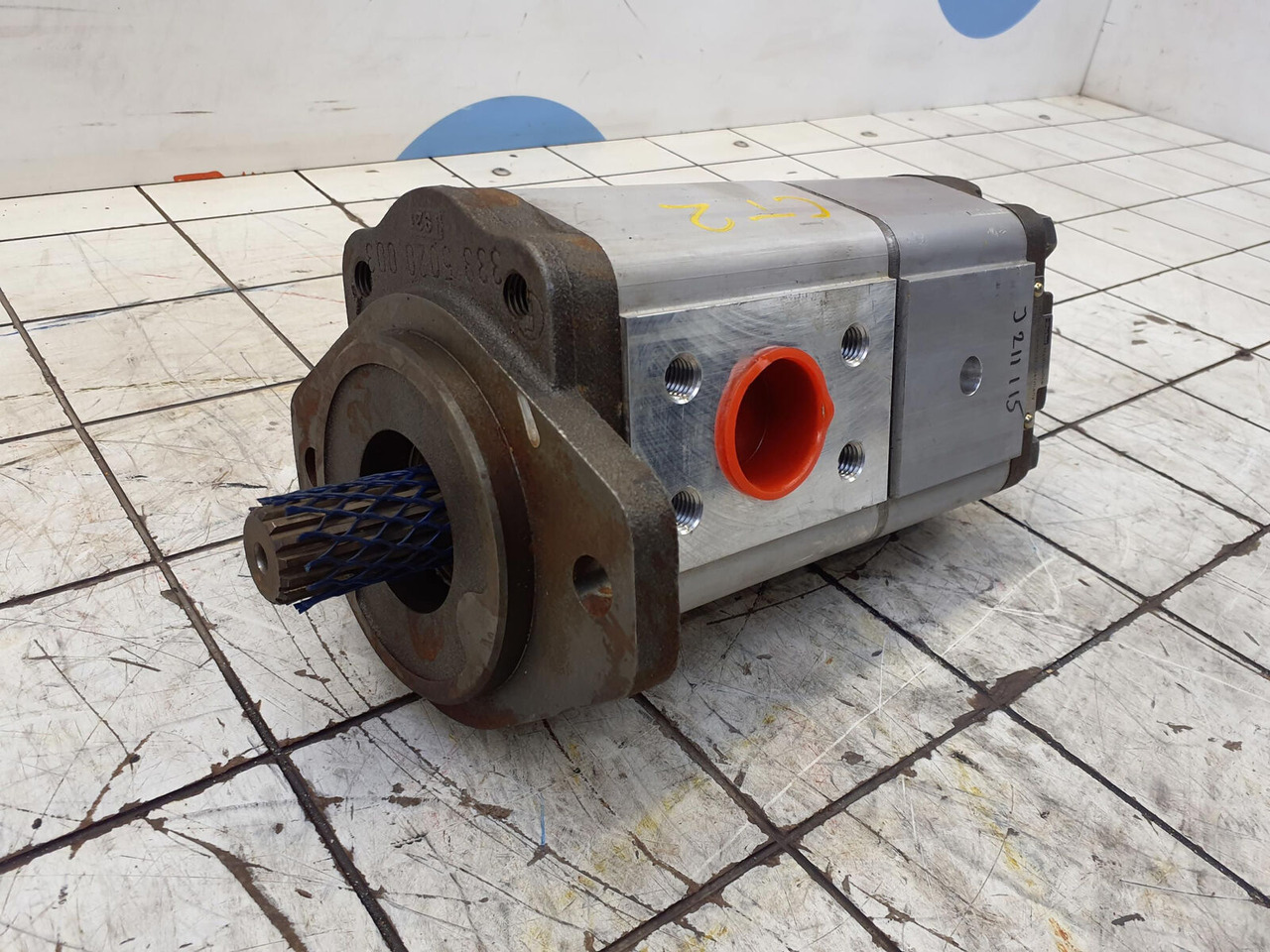Compact truck CT-2 Dual gear pump - Hydraulic pump for Crane: picture 2 Compact truck CT-2 Dual gear pump - Hydraulic pump for Crane: picture 2