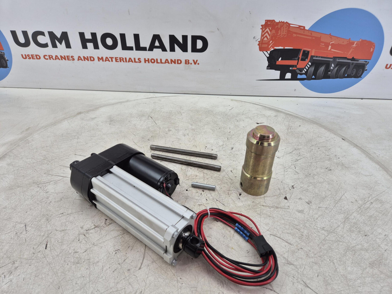 Demag AC 120 Counterweigt locking liniar motor set - Electrical system for Crane: picture 4 Demag AC 120 Counterweigt locking liniar motor set - Electrical system for Crane: picture 4