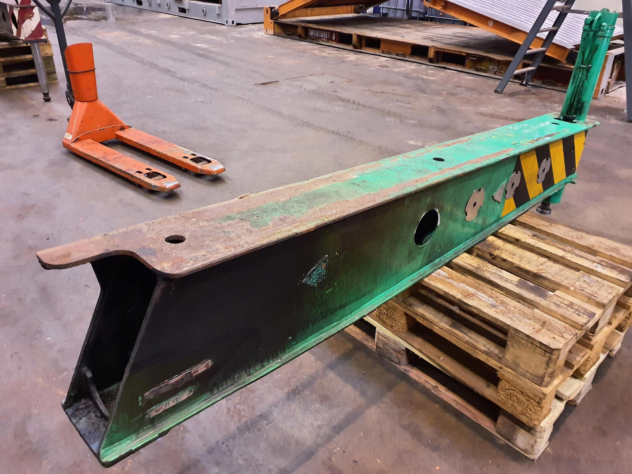 FAUN ATF 60-3 front outrigger beam with support cylinder - Suspension for Mobile crane: picture 4 FAUN ATF 60-3 front outrigger beam with support cylinder - Suspension for Mobile crane: picture 4