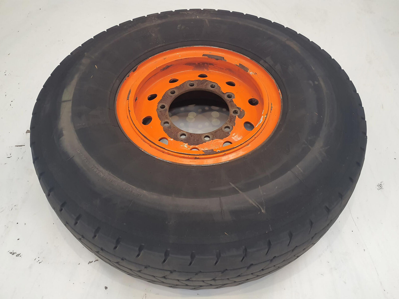 FAUN Wheel 445/95R25 10 7.5 3p - Wheel and tire package for Crane: picture 1 FAUN Wheel 445/95R25 10 7.5 3p - Wheel and tire package for Crane: picture 1