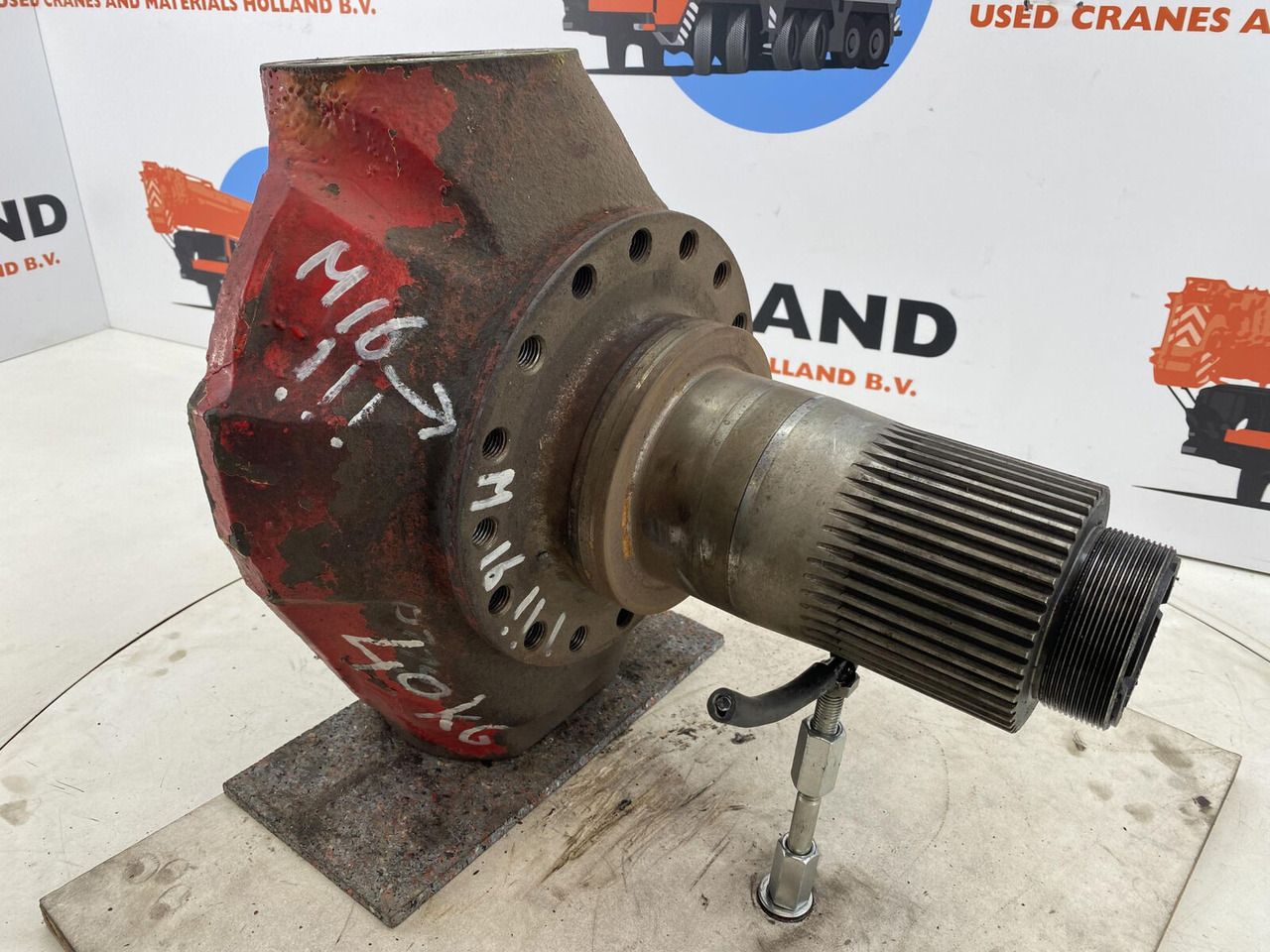 Gottwald AMK 70 Steering knuckle 16 holes axle 2 - Steering knuckle for Mobile crane: picture 3 Gottwald AMK 70 Steering knuckle 16 holes axle 2 - Steering knuckle for Mobile crane: picture 3