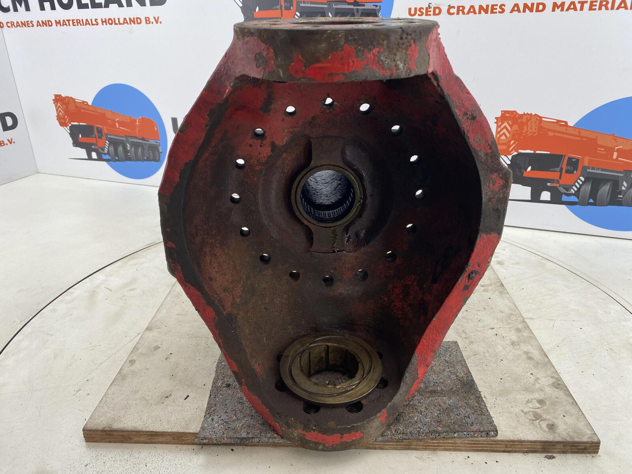 Gottwald AMK 70 Steering knuckle 16 holes axle 2 - Steering knuckle for Mobile crane: picture 5 Gottwald AMK 70 Steering knuckle 16 holes axle 2 - Steering knuckle for Mobile crane: picture 5
