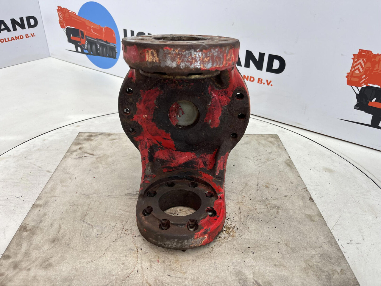 Gottwald Steering knuckle 16 holes axle 3 - Steering knuckle for Crane: picture 5 Gottwald Steering knuckle 16 holes axle 3 - Steering knuckle for Crane: picture 5