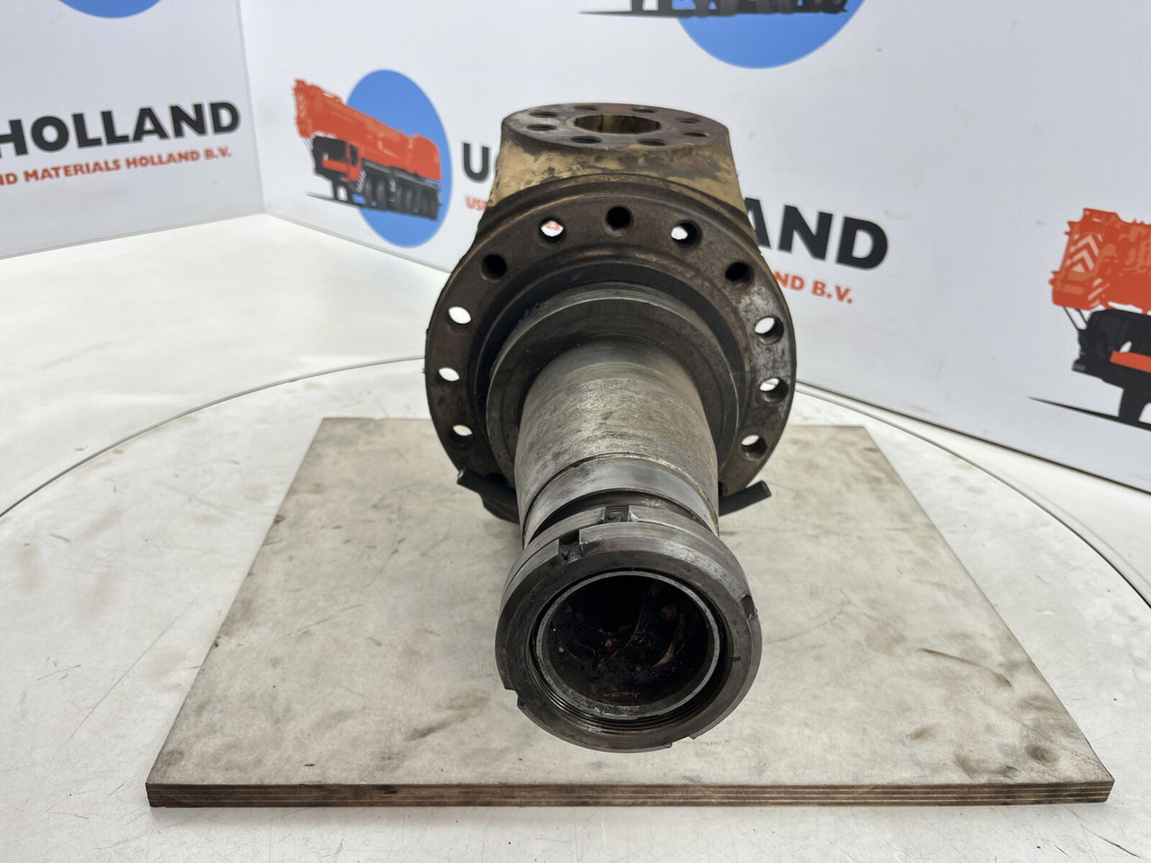 Grove AT 880 Steering knuckle 16 holes axle 2 - Steering knuckle for Mobile crane: picture 2 Grove AT 880 Steering knuckle 16 holes axle 2 - Steering knuckle for Mobile crane: picture 2