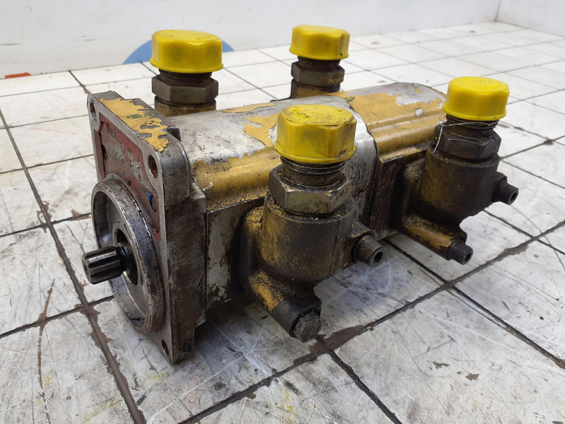 Grove AT 880 dual gear pump - Hydraulic pump for Crane: picture 2 Grove AT 880 dual gear pump - Hydraulic pump for Crane: picture 2