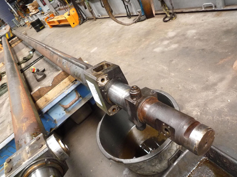 Grove GMK 2035 telescopic cylinder single - Hydraulic cylinder for Crane: picture 1 Grove GMK 2035 telescopic cylinder single - Hydraulic cylinder for Crane: picture 1