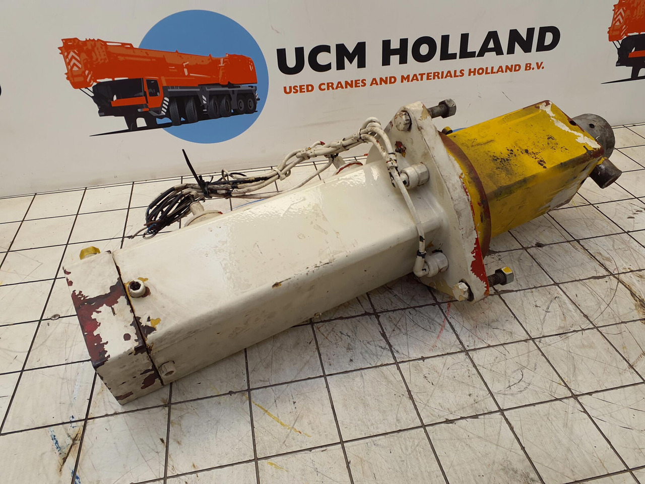 Grove GMK 3050 counterweight cylinder - Hydraulic cylinder for Mobile crane: picture 2 Grove GMK 3050 counterweight cylinder - Hydraulic cylinder for Mobile crane: picture 2