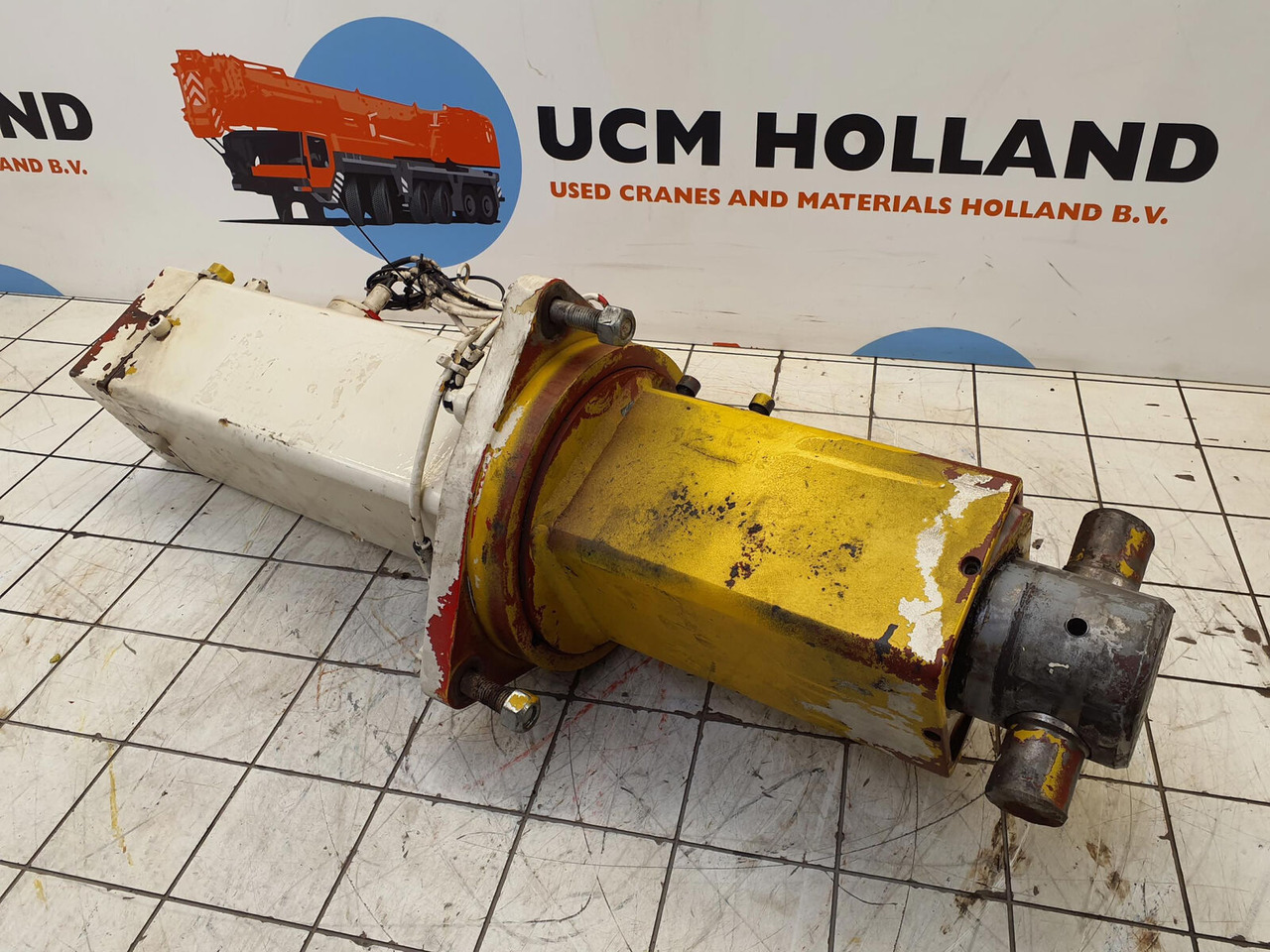 Grove GMK 3050 counterweight cylinder - Hydraulic cylinder for Mobile crane: picture 1 Grove GMK 3050 counterweight cylinder - Hydraulic cylinder for Mobile crane: picture 1