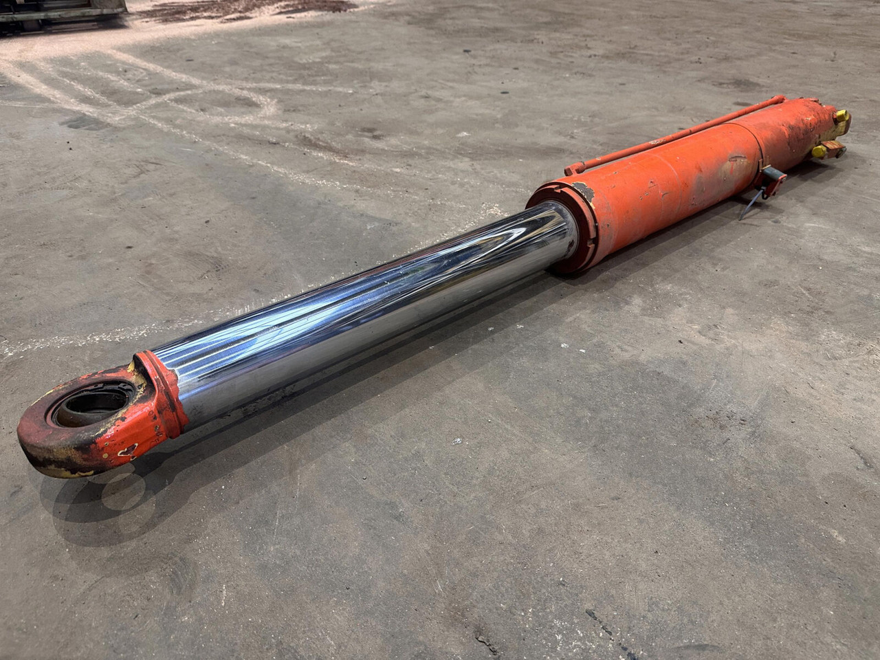 Grove GMK 3050 jib derricking cylinder - Hydraulic cylinder for Mobile crane: picture 4 Grove GMK 3050 jib derricking cylinder - Hydraulic cylinder for Mobile crane: picture 4