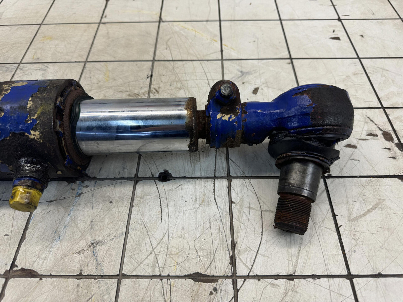 Grove GMK 3050 steering locking cylinder - Hydraulic cylinder for Mobile crane: picture 4 Grove GMK 3050 steering locking cylinder - Hydraulic cylinder for Mobile crane: picture 4