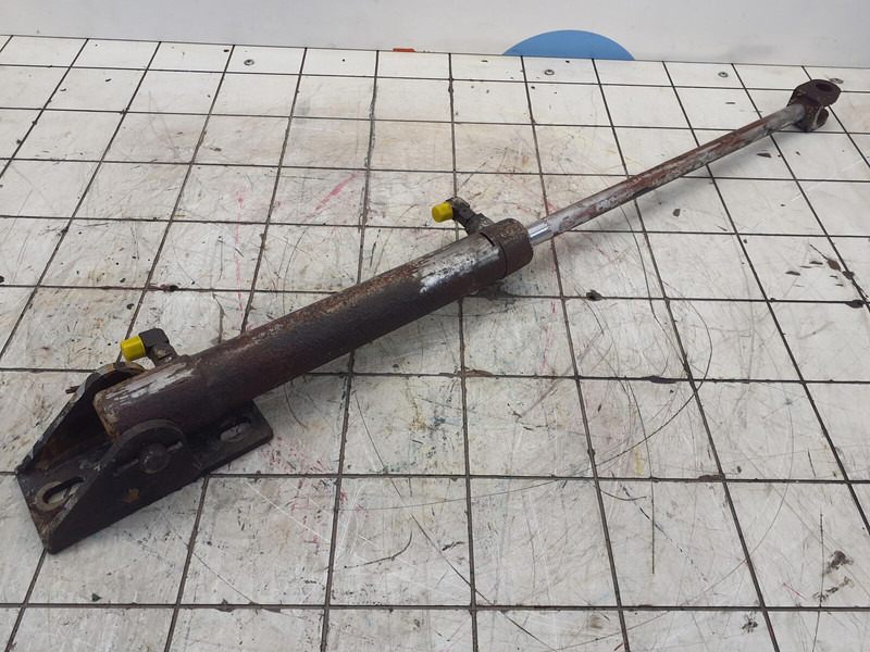 Grove GMK 3055 cabin tipping cylinder - Hydraulic cylinder for Crane: picture 4 Grove GMK 3055 cabin tipping cylinder - Hydraulic cylinder for Crane: picture 4