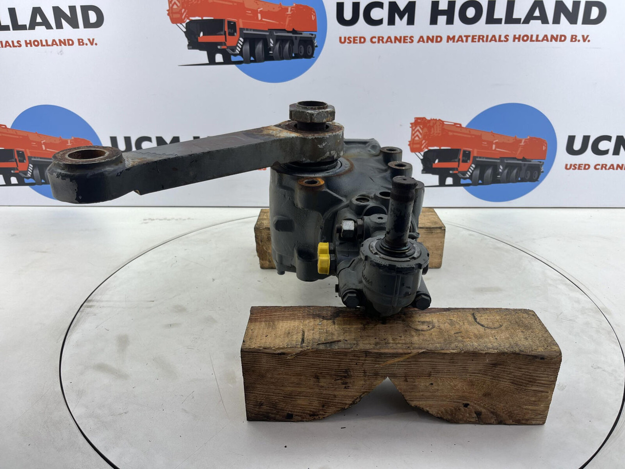 Grove GMK 3055 steering box - Steering gear for Mobile crane: picture 4 Grove GMK 3055 steering box - Steering gear for Mobile crane: picture 4