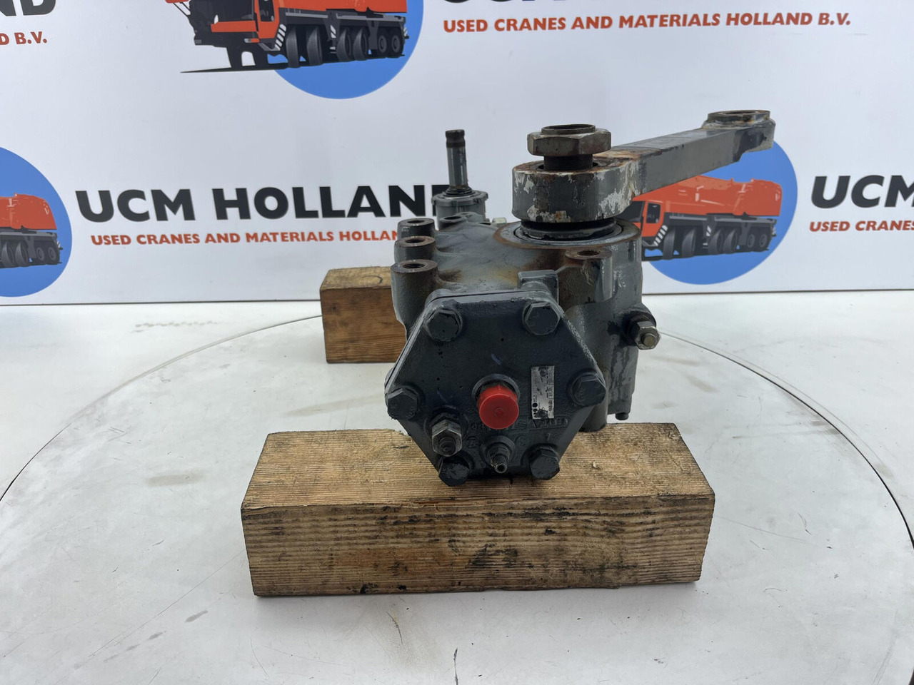 Grove GMK 3055 steering box - Steering gear for Mobile crane: picture 2 Grove GMK 3055 steering box - Steering gear for Mobile crane: picture 2
