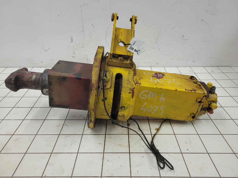 Grove GMK 4075 lifting unit counterweight right - Hydraulic cylinder for Crane: picture 1 Grove GMK 4075 lifting unit counterweight right - Hydraulic cylinder for Crane: picture 1