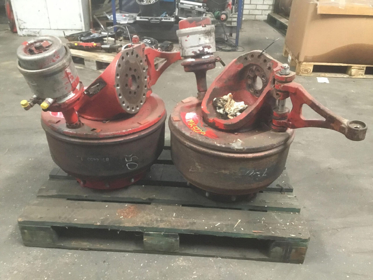 Grove GMK 5130-1 Megatrak axle house - Steering knuckle for Mobile crane: picture 3 Grove GMK 5130-1 Megatrak axle house - Steering knuckle for Mobile crane: picture 3