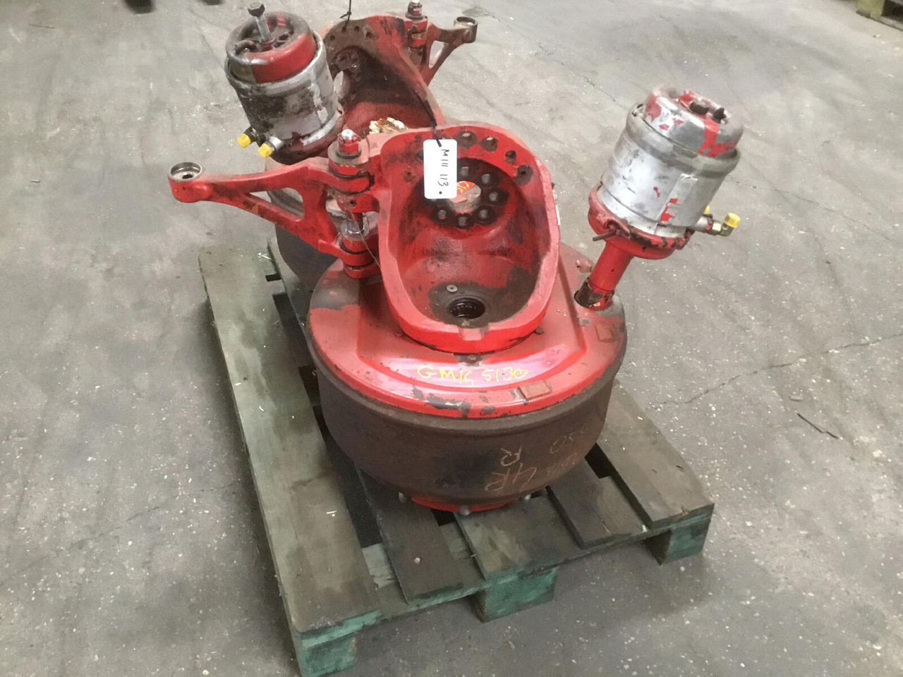 Grove GMK 5130-1 Megatrak axle house - Steering knuckle for Mobile crane: picture 1 Grove GMK 5130-1 Megatrak axle house - Steering knuckle for Mobile crane: picture 1