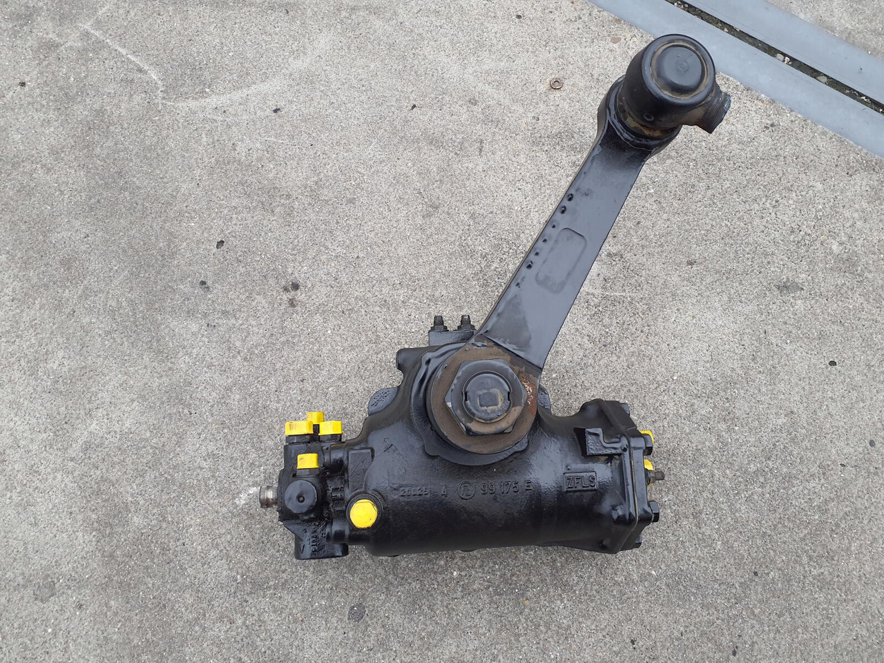 Steering gear for Mobile crane Grove GMK 6400 steering box servocom-zf: picture 7