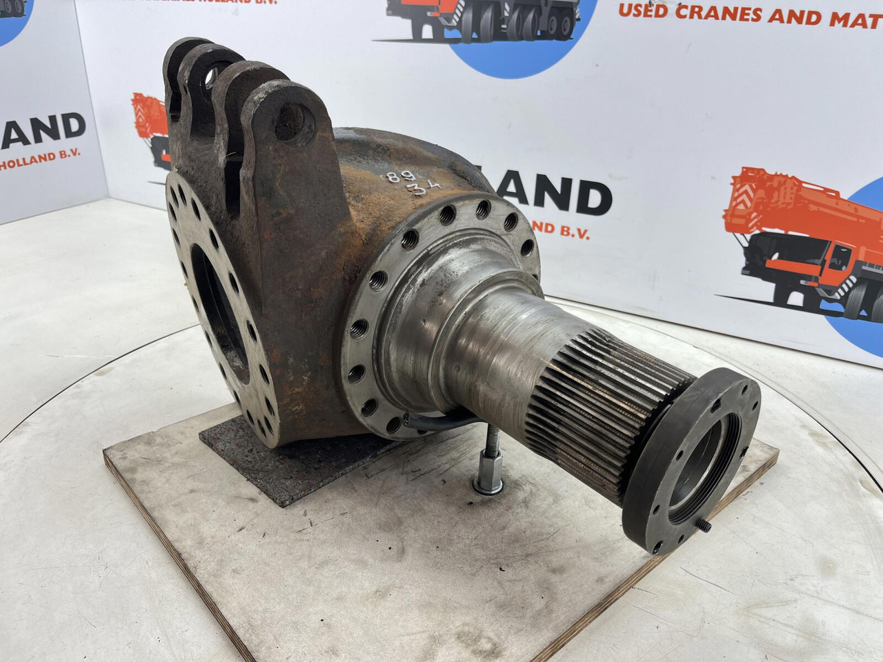 Grove GMK Steering knuckle 16 holes - Steering knuckle for Mobile crane: picture 3 Grove GMK Steering knuckle 16 holes - Steering knuckle for Mobile crane: picture 3