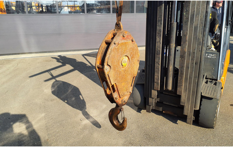 Grove Hookblock 16 mm 1 sheave 15 ton - Loader crane: picture 2 Grove Hookblock 16 mm 1 sheave 15 ton - Loader crane: picture 2