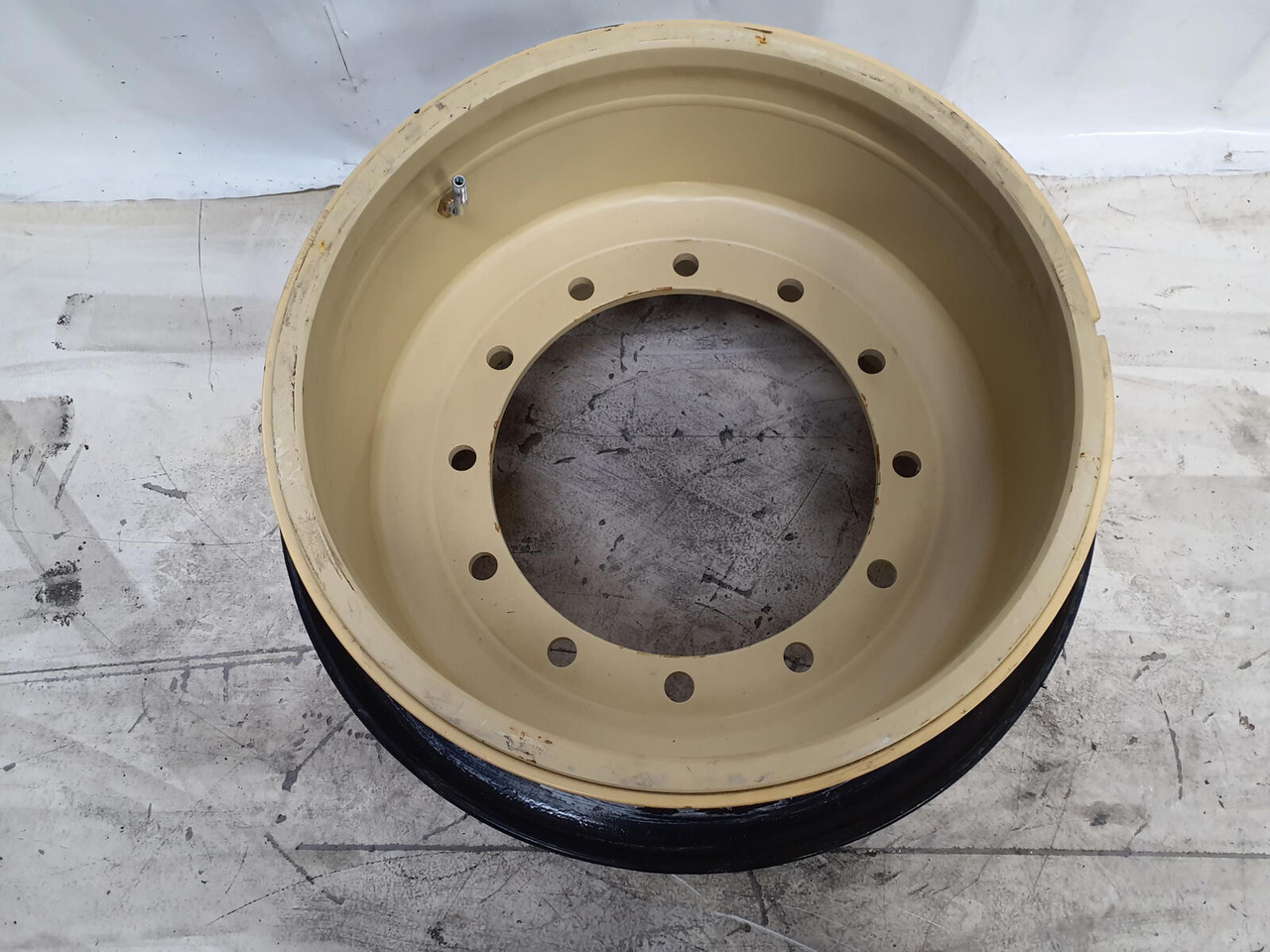 Grove Rim 525/80R25 12 20.5 3p - Rim for Crane: picture 2 Grove Rim 525/80R25 12 20.5 3p - Rim for Crane: picture 2