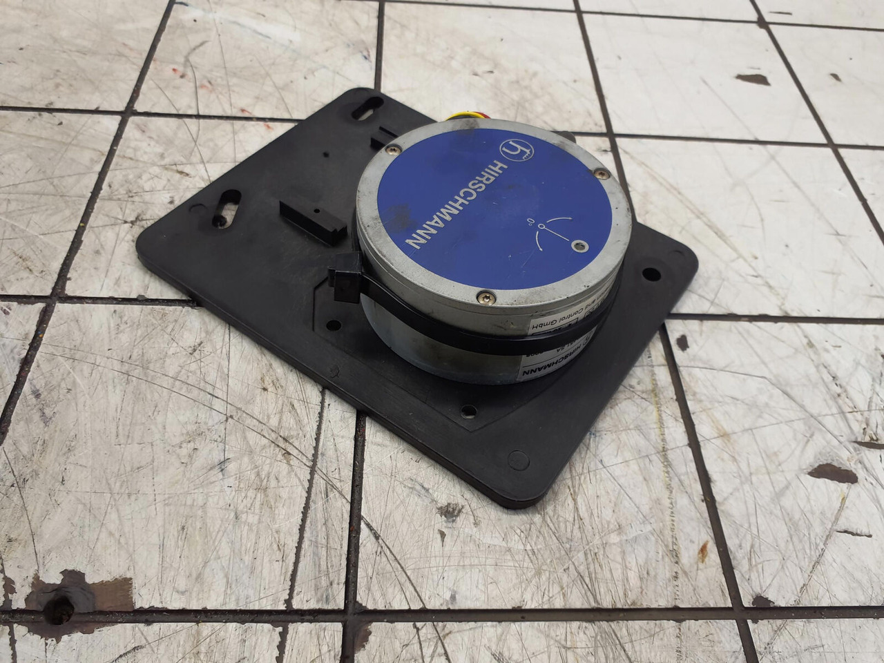 Hirschmann AC 3.060-1 angle sensor - Sensor for Crane: picture 3 Hirschmann AC 3.060-1 angle sensor - Sensor for Crane: picture 3