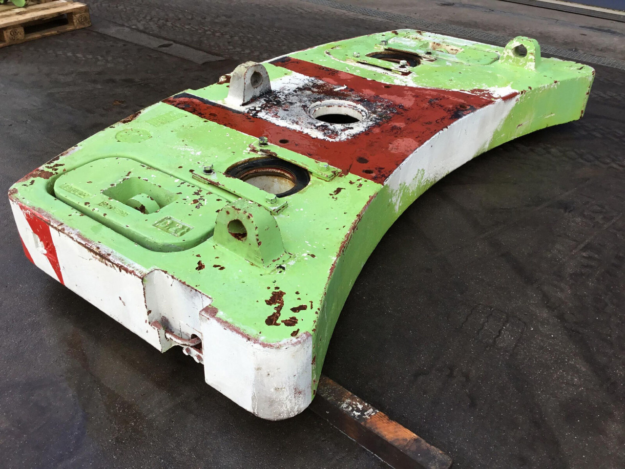 Krupp KMK 3045 counterweight 3,4 + 0,2 + 0,2 ton - Counterweight for Mobile crane: picture 3 Krupp KMK 3045 counterweight 3,4 + 0,2 + 0,2 ton - Counterweight for Mobile crane: picture 3