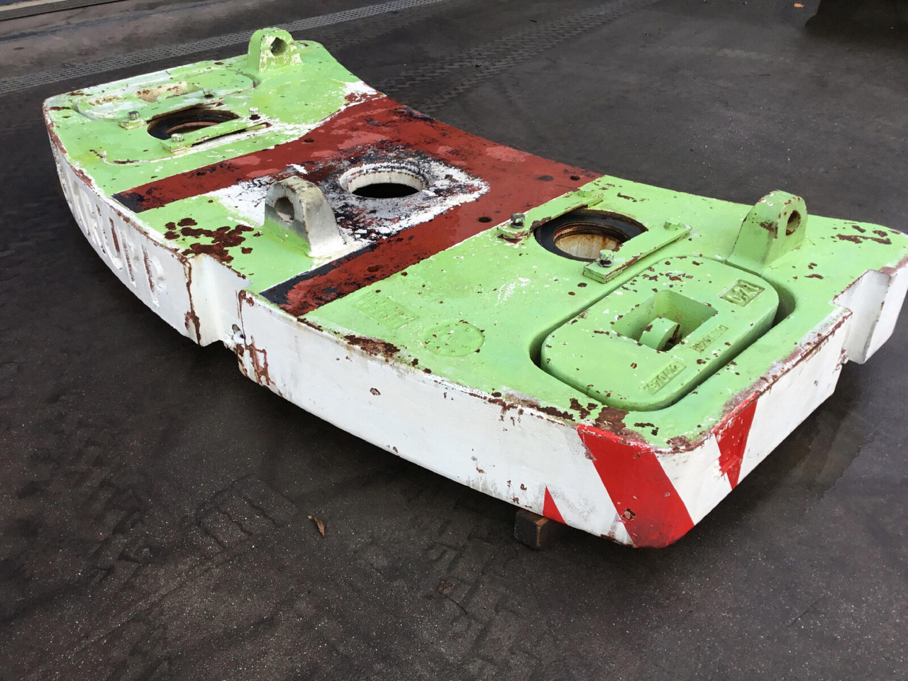 Krupp KMK 3045 counterweight 3,4 + 0,2 + 0,2 ton - Counterweight for Mobile crane: picture 2 Krupp KMK 3045 counterweight 3,4 + 0,2 + 0,2 ton - Counterweight for Mobile crane: picture 2