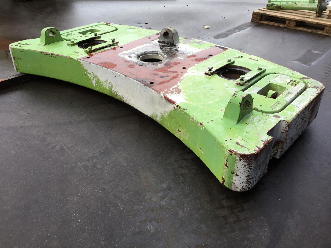 Krupp KMK 3045 counterweight 3,4 + 0,2 + 0,2 ton - Counterweight for Mobile crane: picture 4 Krupp KMK 3045 counterweight 3,4 + 0,2 + 0,2 ton - Counterweight for Mobile crane: picture 4