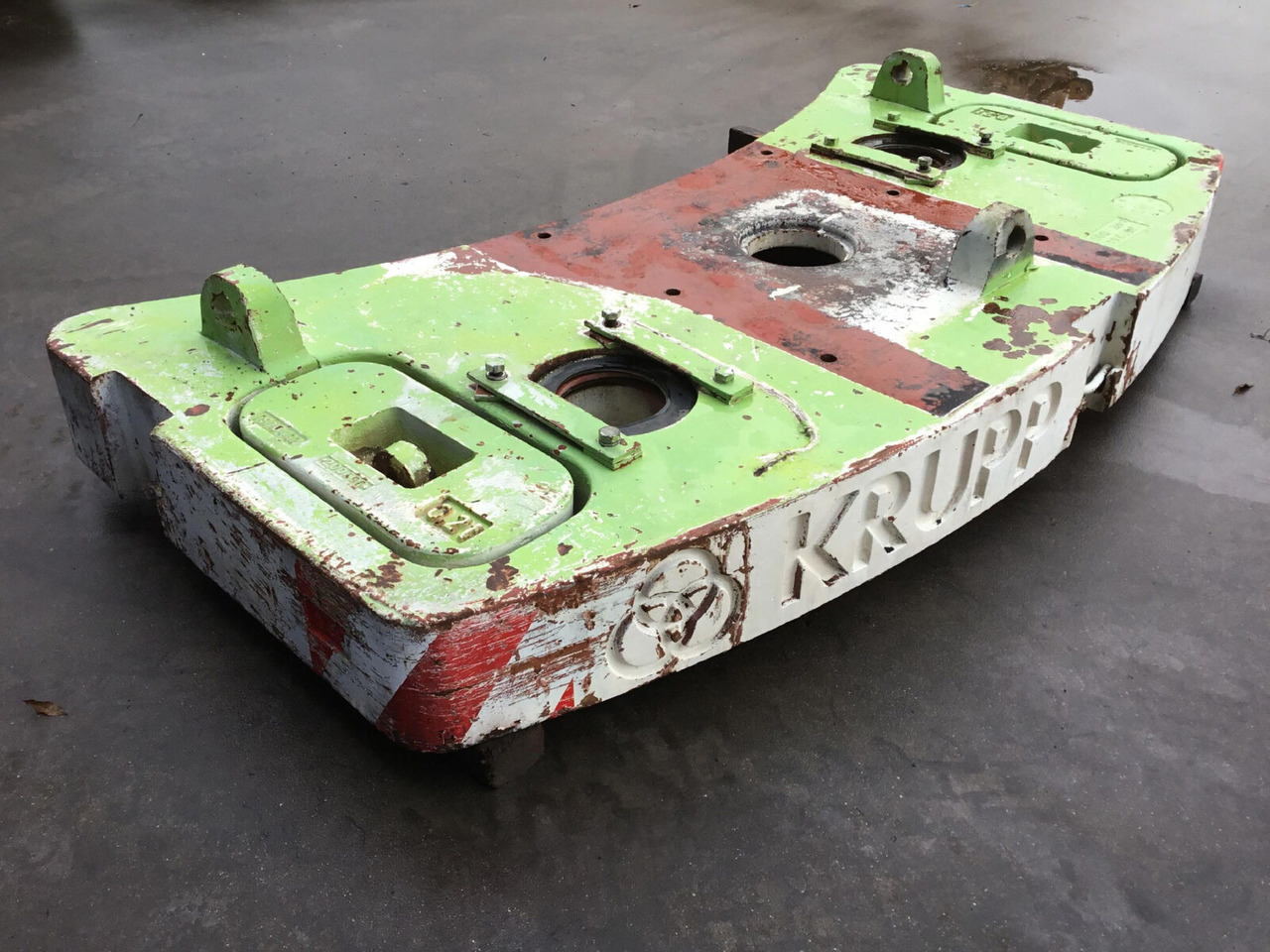 Krupp KMK 3045 counterweight 3,4 + 0,2 + 0,2 ton - Counterweight for Mobile crane: picture 1 Krupp KMK 3045 counterweight 3,4 + 0,2 + 0,2 ton - Counterweight for Mobile crane: picture 1