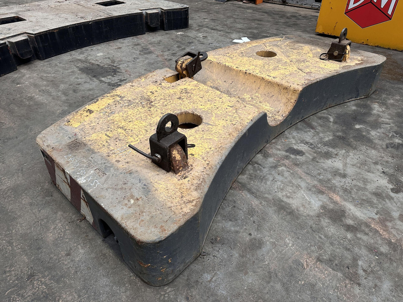 Krupp KMK 4080 - 5110 - 5120 Counterweight 5,8 ton - Counterweight for Mobile crane: picture 2 Krupp KMK 4080 - 5110 - 5120 Counterweight 5,8 ton - Counterweight for Mobile crane: picture 2
