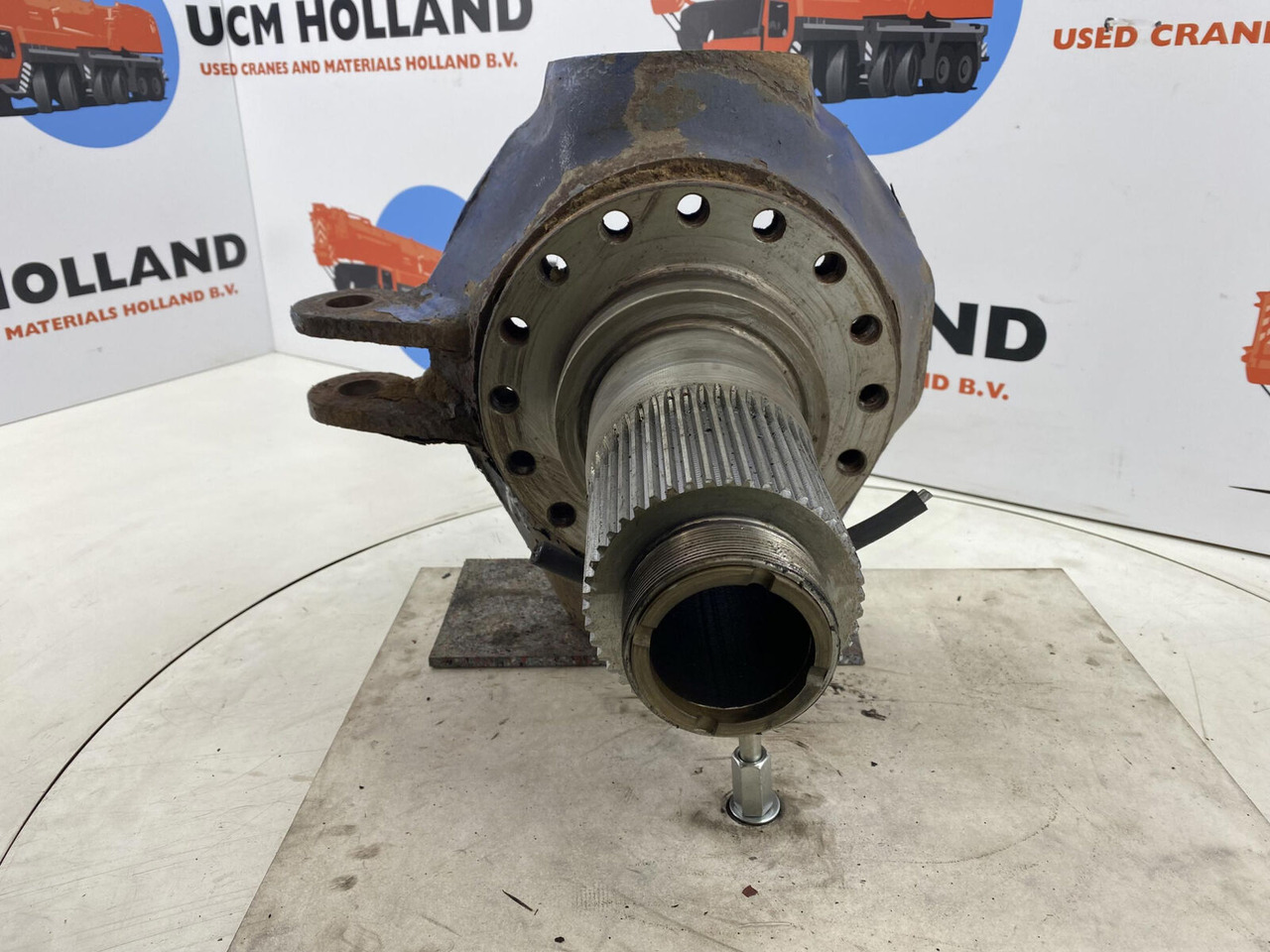 Liebherr LTM 1030-2 Steering knuckle 16 holes axle 2 - Steering knuckle for Mobile crane: picture 2 Liebherr LTM 1030-2 Steering knuckle 16 holes axle 2 - Steering knuckle for Mobile crane: picture 2