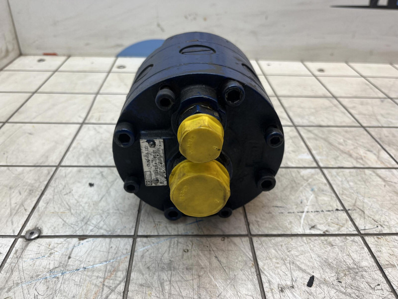 Liebherr LTM 1030-2 emergency steering pump - Hydraulic pump for Crane: picture 1 Liebherr LTM 1030-2 emergency steering pump - Hydraulic pump for Crane: picture 1