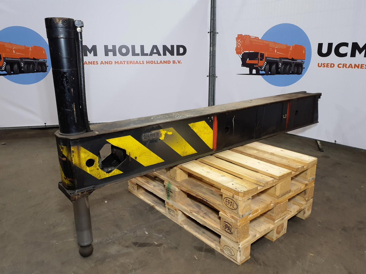 Liebherr LTM 1035/2 sliding beam complete - Suspension for Mobile crane: picture 2 Liebherr LTM 1035/2 sliding beam complete - Suspension for Mobile crane: picture 2