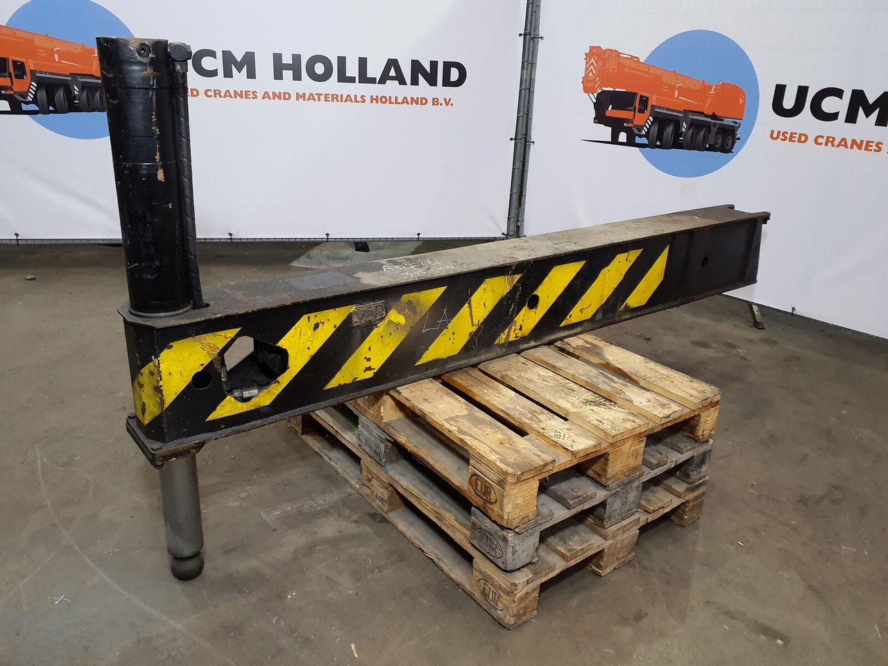 Liebherr LTM 1035/2 sliding beam complete - Suspension for Mobile crane: picture 2 Liebherr LTM 1035/2 sliding beam complete - Suspension for Mobile crane: picture 2