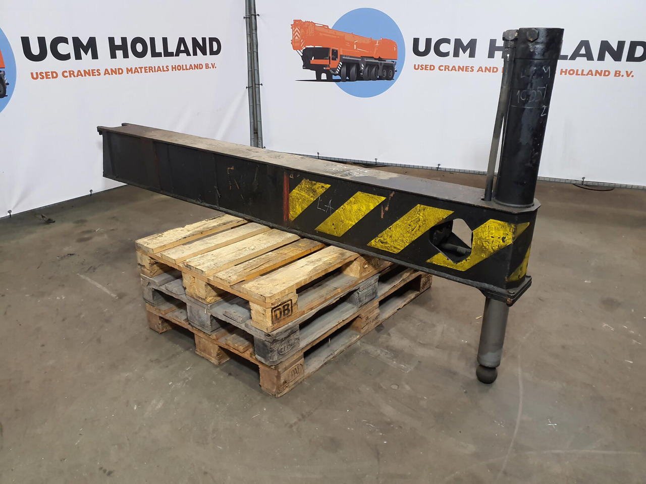Liebherr LTM 1035/2 sliding beam complete - Suspension for Mobile crane: picture 1 Liebherr LTM 1035/2 sliding beam complete - Suspension for Mobile crane: picture 1