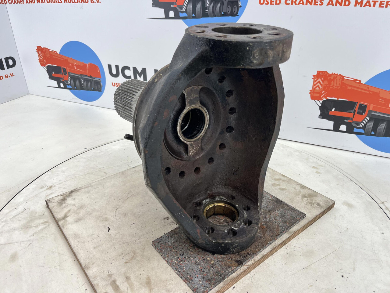 Liebherr LTM 1035 Steering knuckle 16 holes axle 1 - Steering knuckle for Mobile crane: picture 4 Liebherr LTM 1035 Steering knuckle 16 holes axle 1 - Steering knuckle for Mobile crane: picture 4