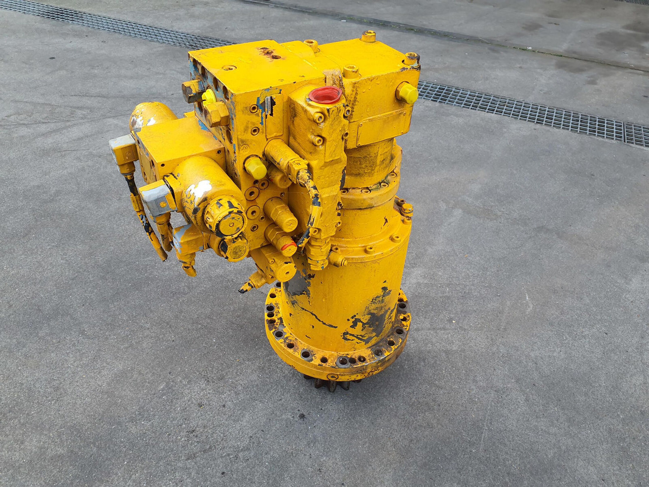 Liebherr LTM 1050-1 Slewing gear - Swing motor for Mobile crane: picture 2 Liebherr LTM 1050-1 Slewing gear - Swing motor for Mobile crane: picture 2
