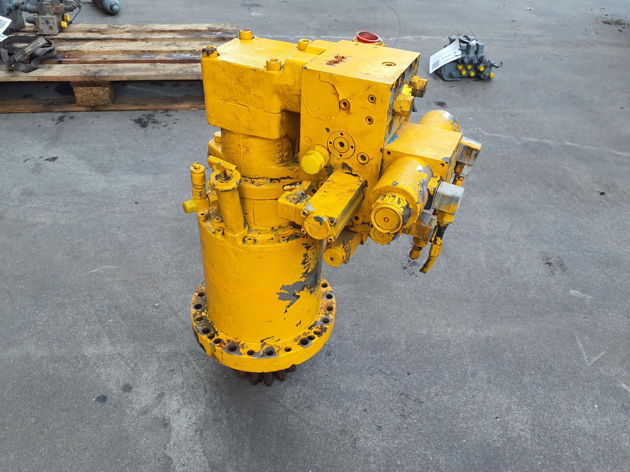 Liebherr LTM 1050-1 Slewing gear - Swing motor for Mobile crane: picture 4 Liebherr LTM 1050-1 Slewing gear - Swing motor for Mobile crane: picture 4