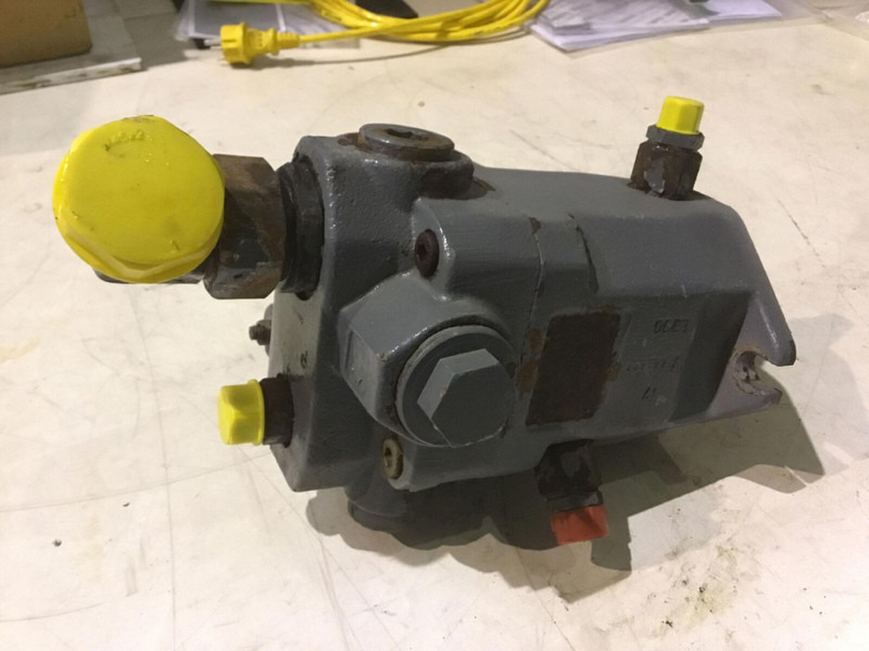 Liebherr LTM 1055-3.2 variable pump - Hydraulic pump for Crane: picture 1 Liebherr LTM 1055-3.2 variable pump - Hydraulic pump for Crane: picture 1