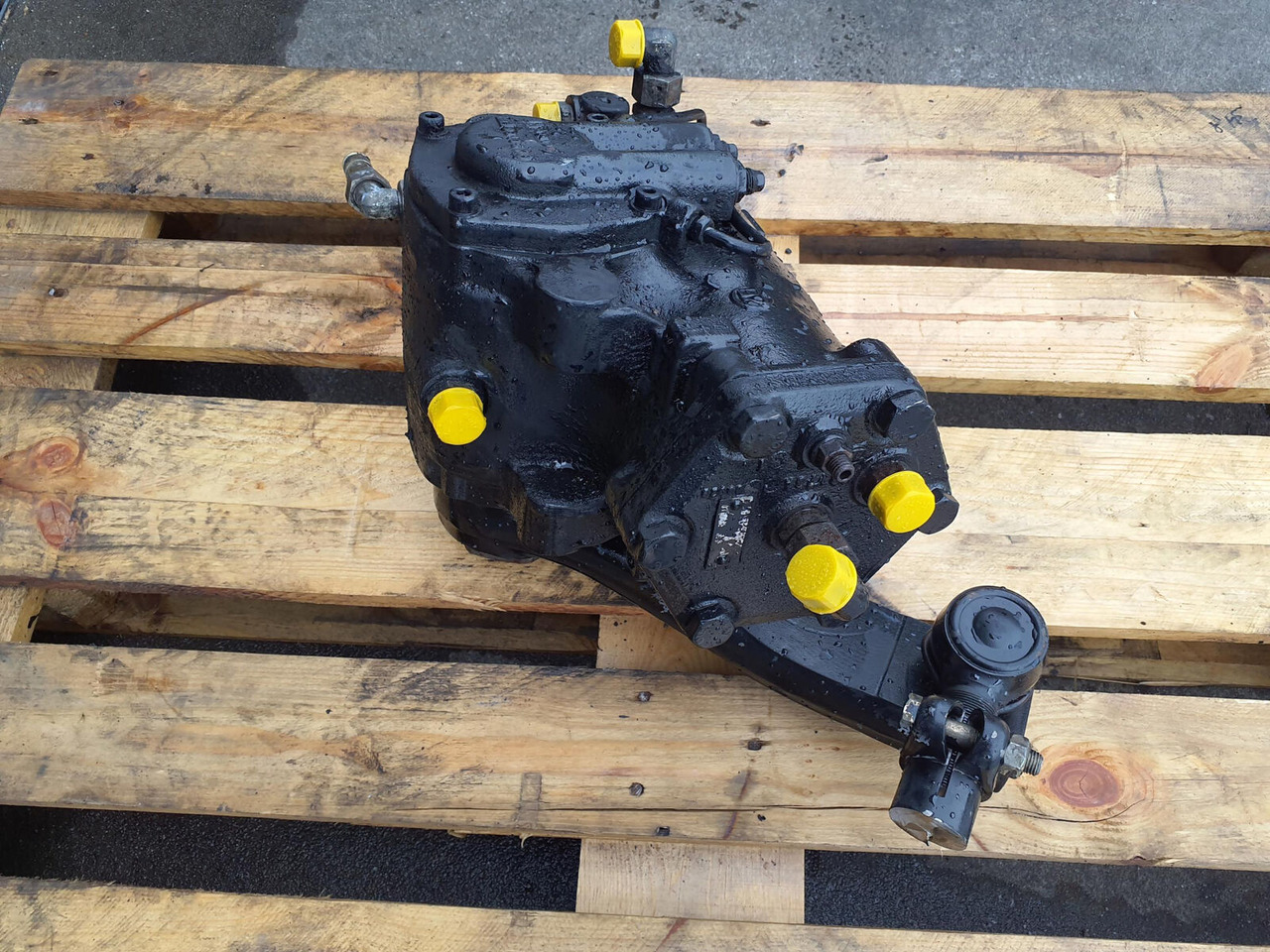Liebherr LTM 1060-2 steering gear - Steering gear for Mobile crane: picture 3 Liebherr LTM 1060-2 steering gear - Steering gear for Mobile crane: picture 3